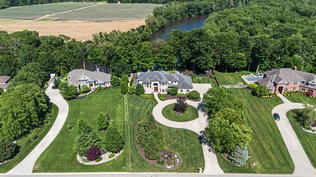 4945 S Stockbridge Drive, Saint Joseph, MI 49085