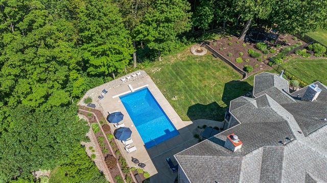 4945 S Stockbridge Drive, Saint Joseph, MI 49085