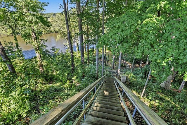 4945 S Stockbridge Drive, Saint Joseph, MI 49085