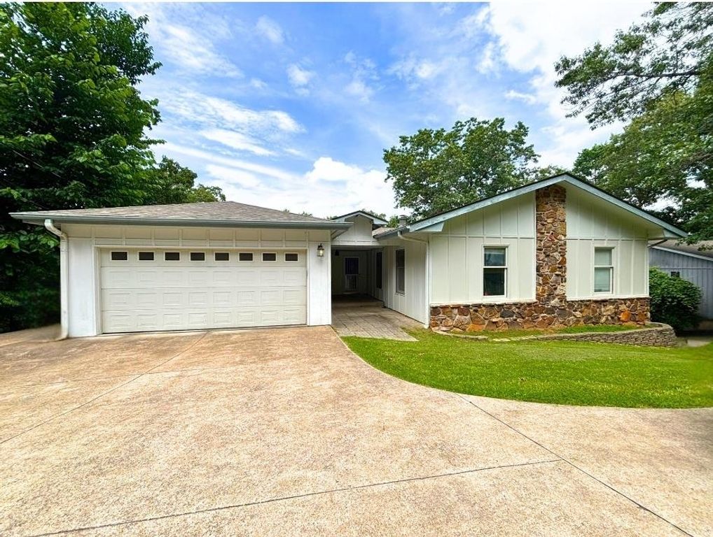 121 Cherokee Road, Cherokee Village, AR 72529