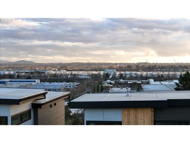 2421 E 6TH St, Vancouver, WA 98661