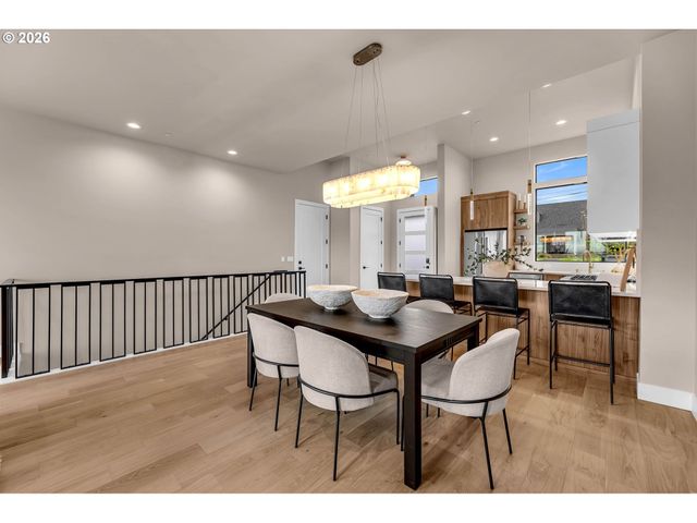2421 E 6TH St, Vancouver, WA 98661