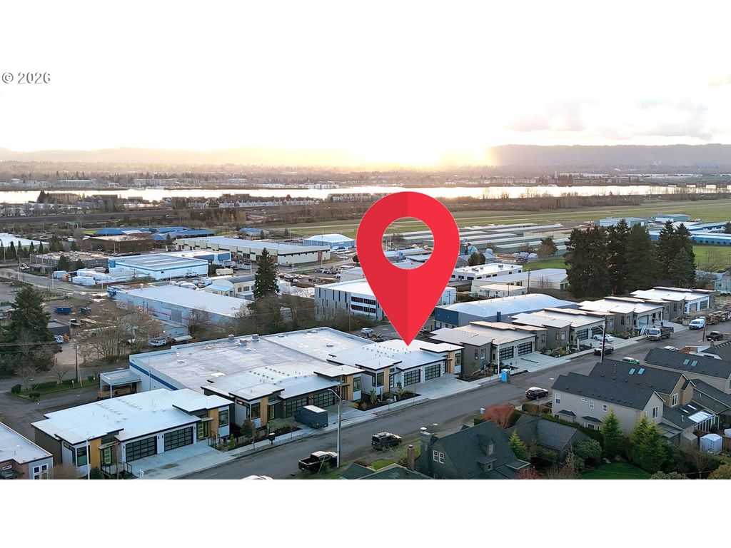 2421 E 6TH St, Vancouver, WA 98661