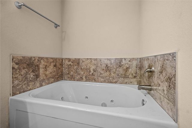 630 Saddlehorn Drive, Centerton, AR 72719