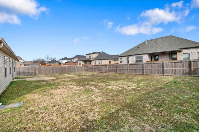 630 Saddlehorn Drive, Centerton, AR 72719