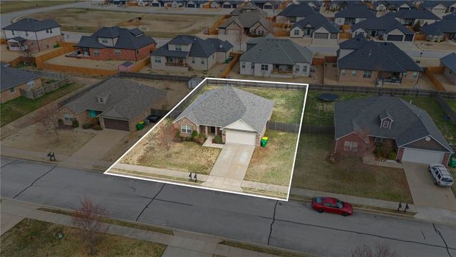 630 Saddlehorn Drive, Centerton, AR 72719