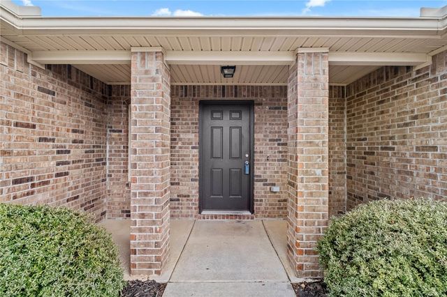 630 Saddlehorn Drive, Centerton, AR 72719