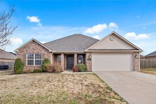 630 Saddlehorn Drive, Centerton, AR 72719