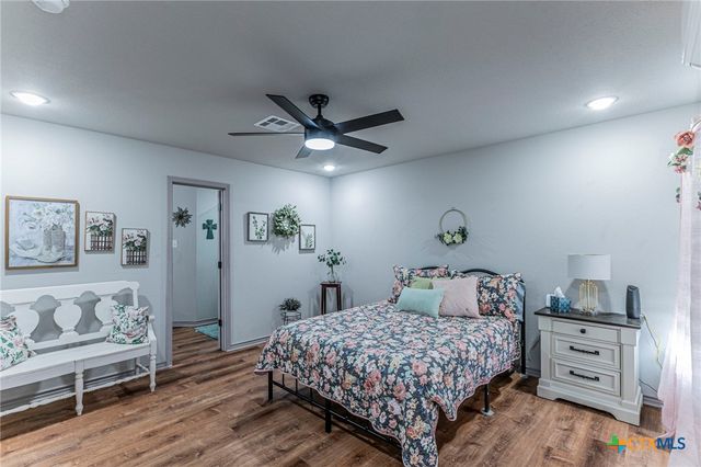 300 Troy View Drive, Troy, TX 76579