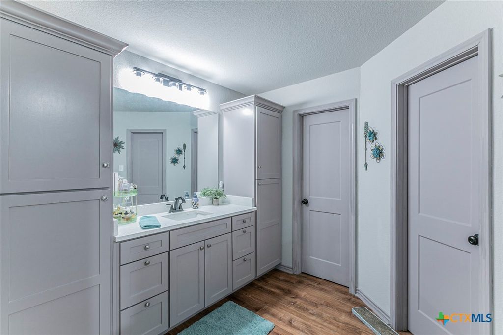 Image 12 of property listing at 300 Troy View Drive, Troy, TX 76579