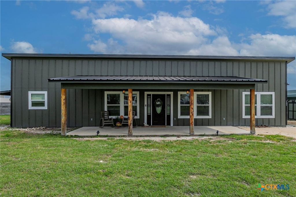 Image 2 of property listing at 300 Troy View Drive, Troy, TX 76579