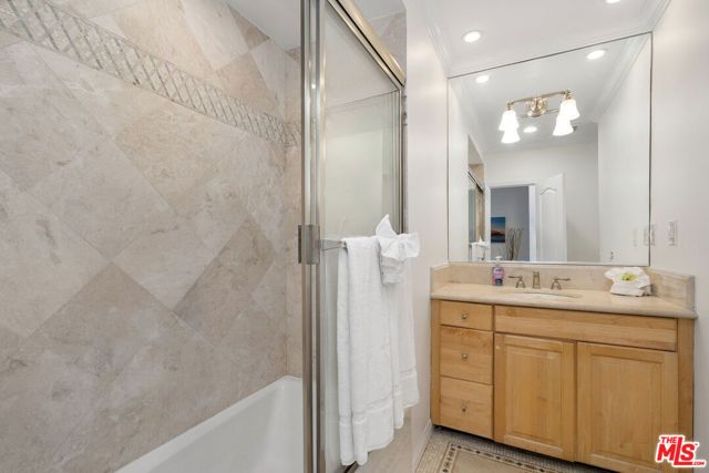 2101 Ocean Avenue 17, Santa Monica, CA 90405