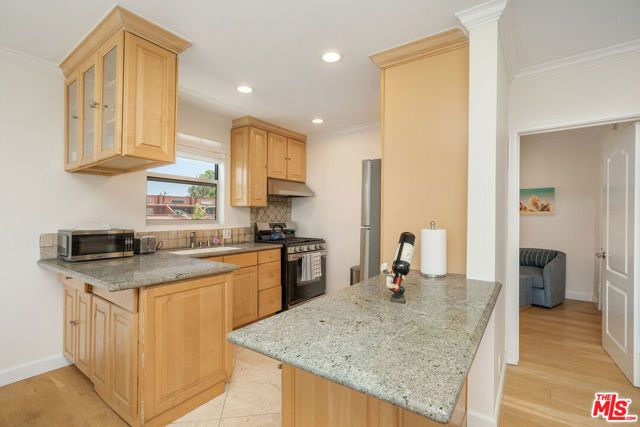 2101 Ocean Avenue 17, Santa Monica, CA 90405