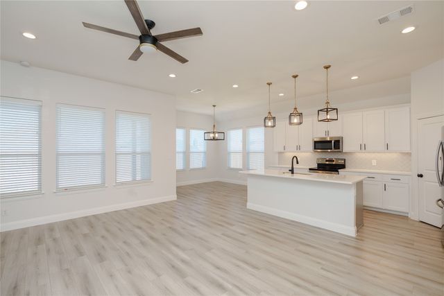 520 Mustang Lane, Pilot Point, TX 76258