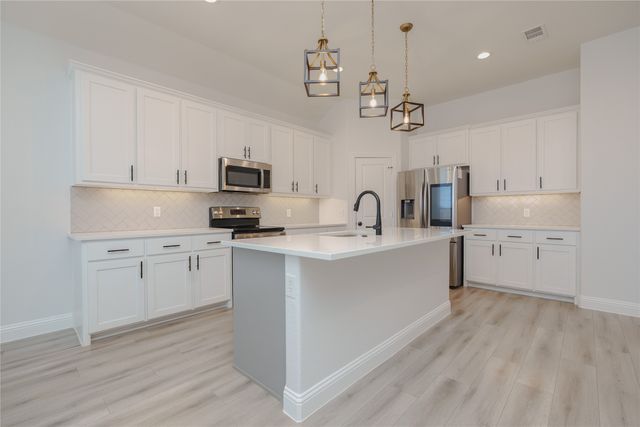 520 Mustang Lane, Pilot Point, TX 76258