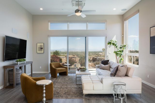 52 Mill Road NW, Albuquerque, NM 87120