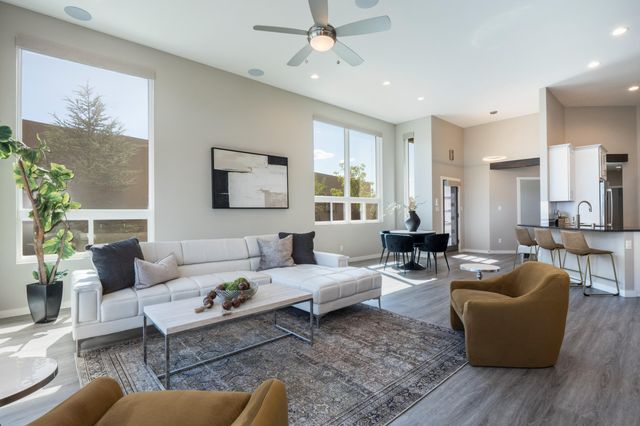52 Mill Road NW, Albuquerque, NM 87120