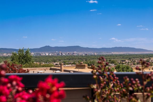 52 Mill Road NW, Albuquerque, NM 87120