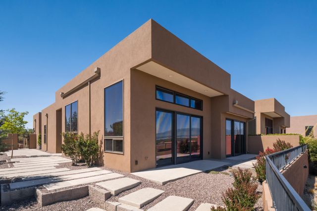 52 Mill Road NW, Albuquerque, NM 87120