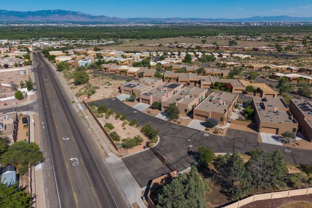 52 Mill Road NW, Albuquerque, NM 87120