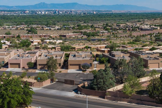 52 Mill Road NW, Albuquerque, NM 87120