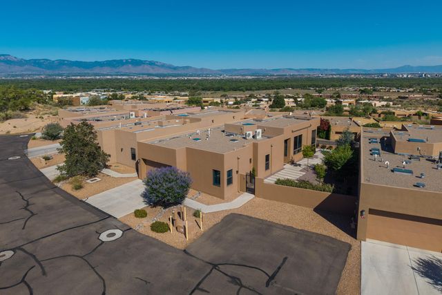 52 Mill Road NW, Albuquerque, NM 87120