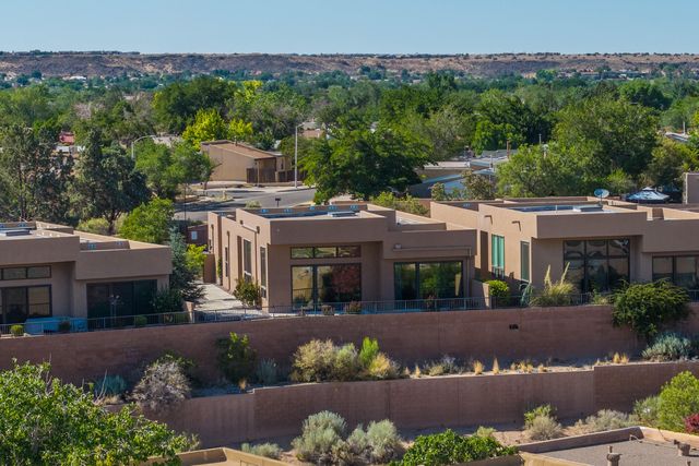 52 Mill Road NW, Albuquerque, NM 87120