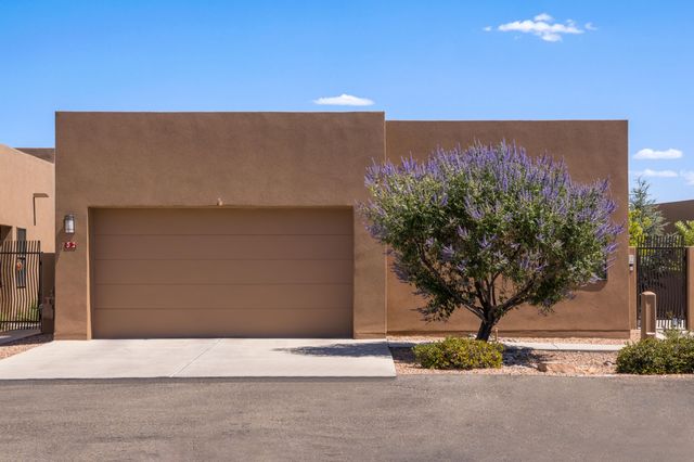 52 Mill Road NW, Albuquerque, NM 87120