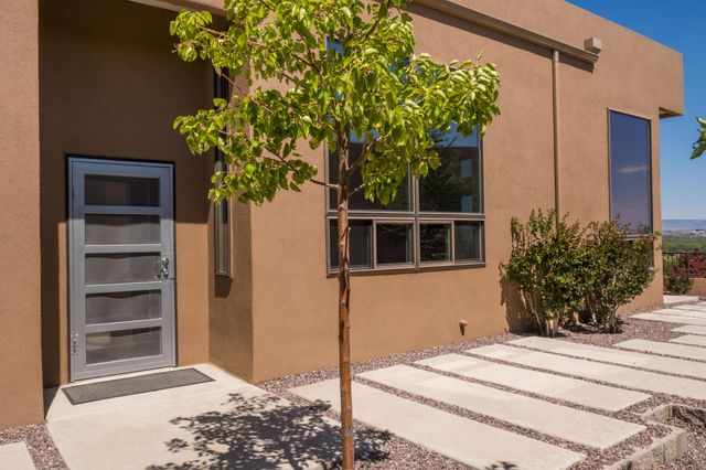 52 Mill Road NW, Albuquerque, NM 87120