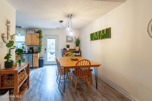 206 Hominy Court, Hubert, NC 28539