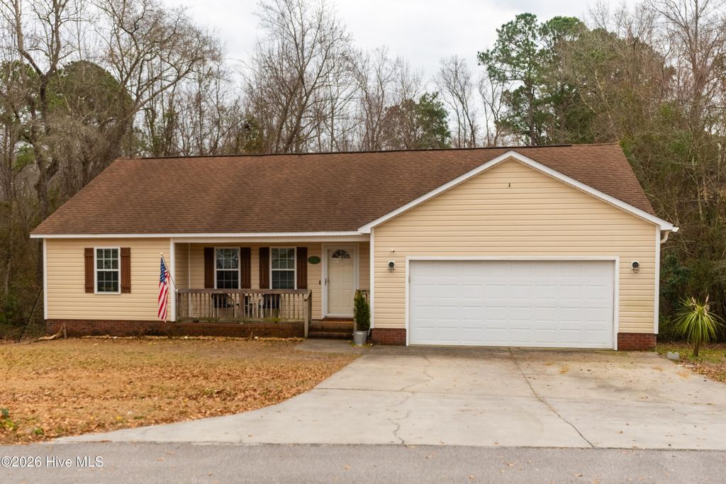 206 Hominy Court, Hubert, NC 28539