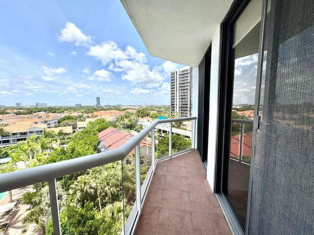 3610 Yacht Club Dr 810, Aventura, FL 33180