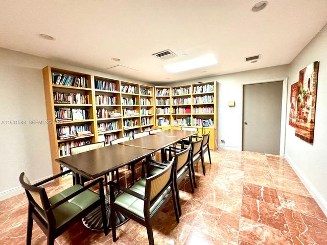 3610 Yacht Club Dr 810, Aventura, FL 33180
