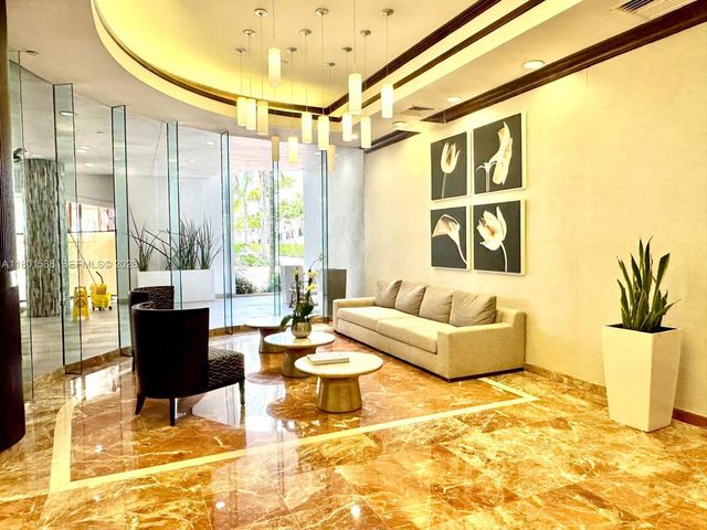 3610 Yacht Club Dr 810, Aventura, FL 33180