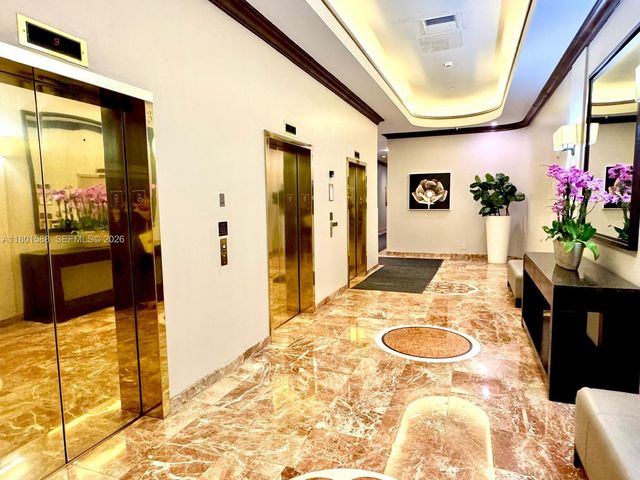 3610 Yacht Club Dr 810, Aventura, FL 33180