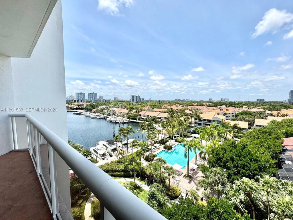3610 Yacht Club Dr 810, Aventura, FL 33180