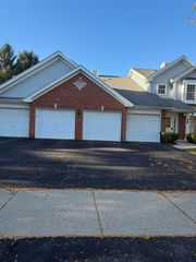 1508 W Pheasant Trail Drive 1, Arlington Heights, IL 60004