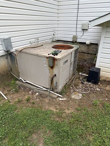 328 Young Branch Rd, Dixon Springs, TN 37057