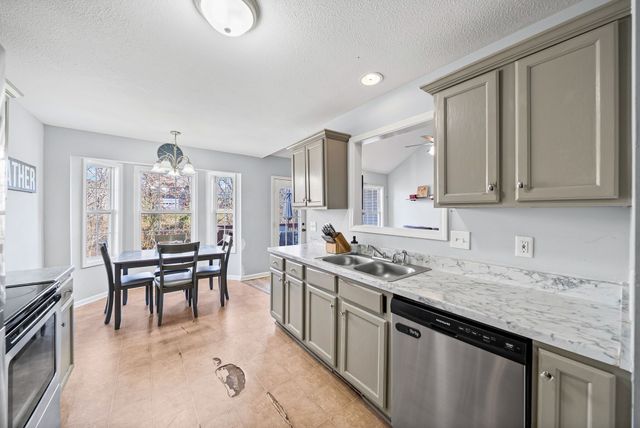 2912 Core Dr, Clarksville, TN 37040