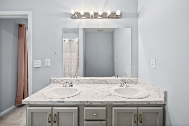 2912 Core Dr, Clarksville, TN 37040