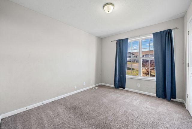 2912 Core Dr, Clarksville, TN 37040