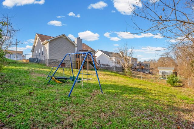 2912 Core Dr, Clarksville, TN 37040