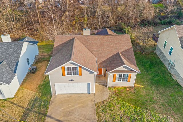 2912 Core Dr, Clarksville, TN 37040