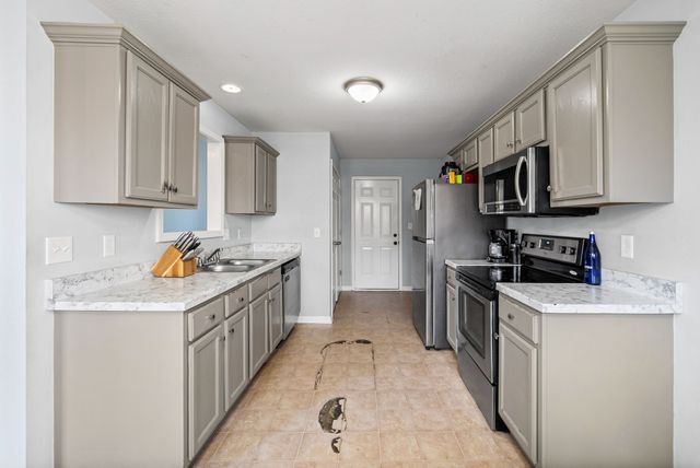 2912 Core Dr, Clarksville, TN 37040