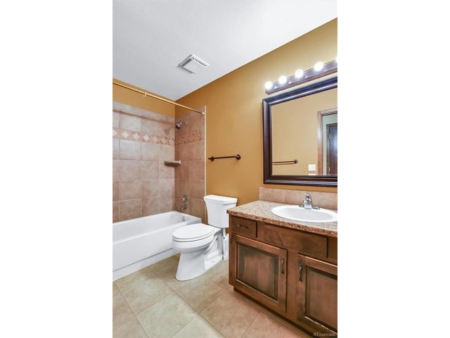 9225 W Jewell Pl 105, Lakewood, CO 80227
