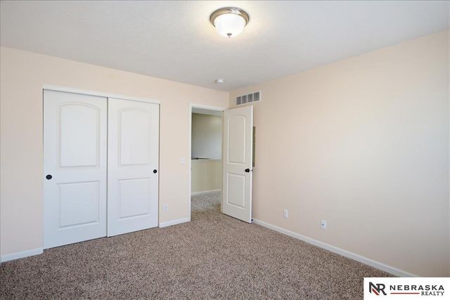 8557 S 64th Street, Omaha, NE 68157