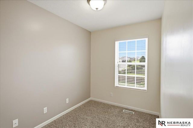 8557 S 64th Street, Omaha, NE 68157