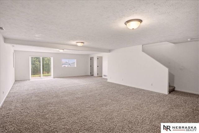 8557 S 64th Street, Omaha, NE 68157