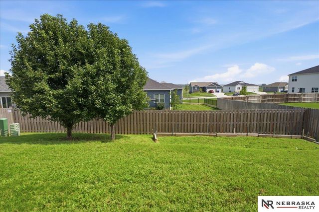 8557 S 64th Street, Omaha, NE 68157