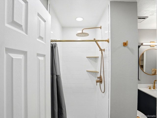 807 E 14th Ave 2, Denver, CO 80218